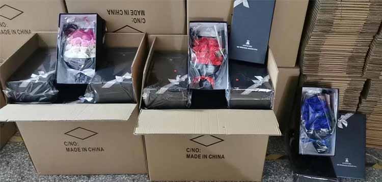 Bouquet gift box packaging