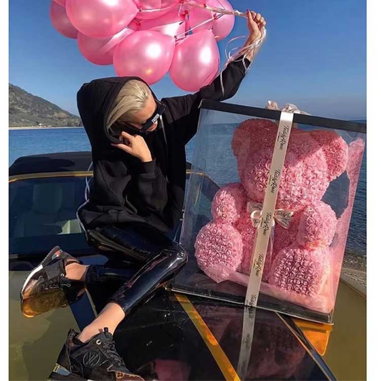 ດອກກຸຫລາບດອກ Teddy ຫມີ